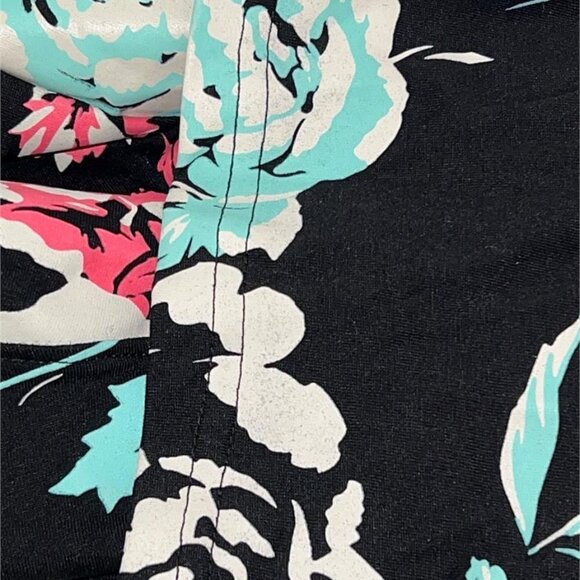 BOGO Legendary Bailey Apparel Lounder Hooded short sleeve t-shirt Black roses S - Picture 6 of 6